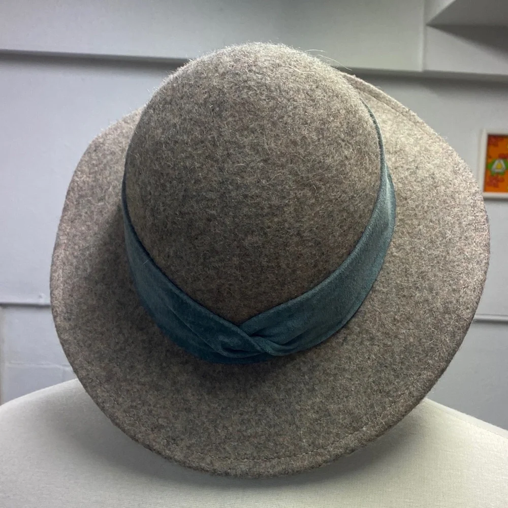 Vintage 70s- Whittal & Javits - mohair/neutral speckled tones with  teal band
